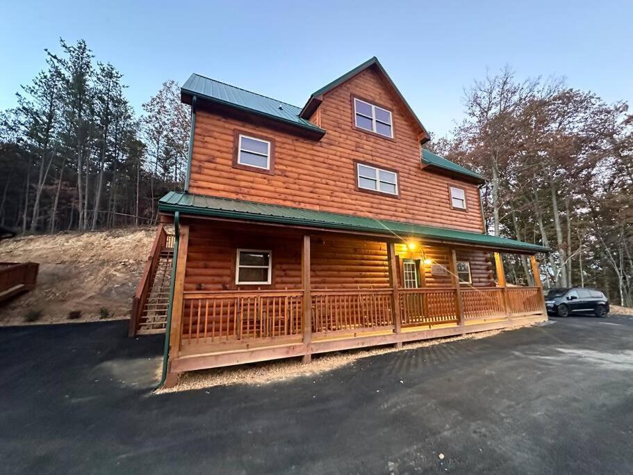 Spacious 2800 Sq Ft-Cozy Wood Cabin-New Build Pigeon Forge Exterior foto
